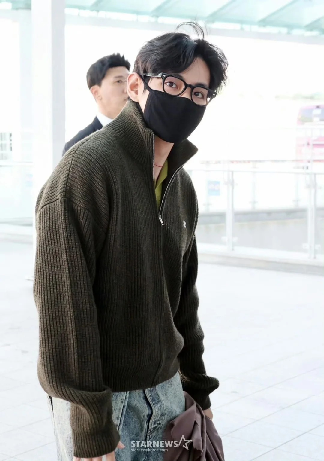 金泰亨 | 机场私服